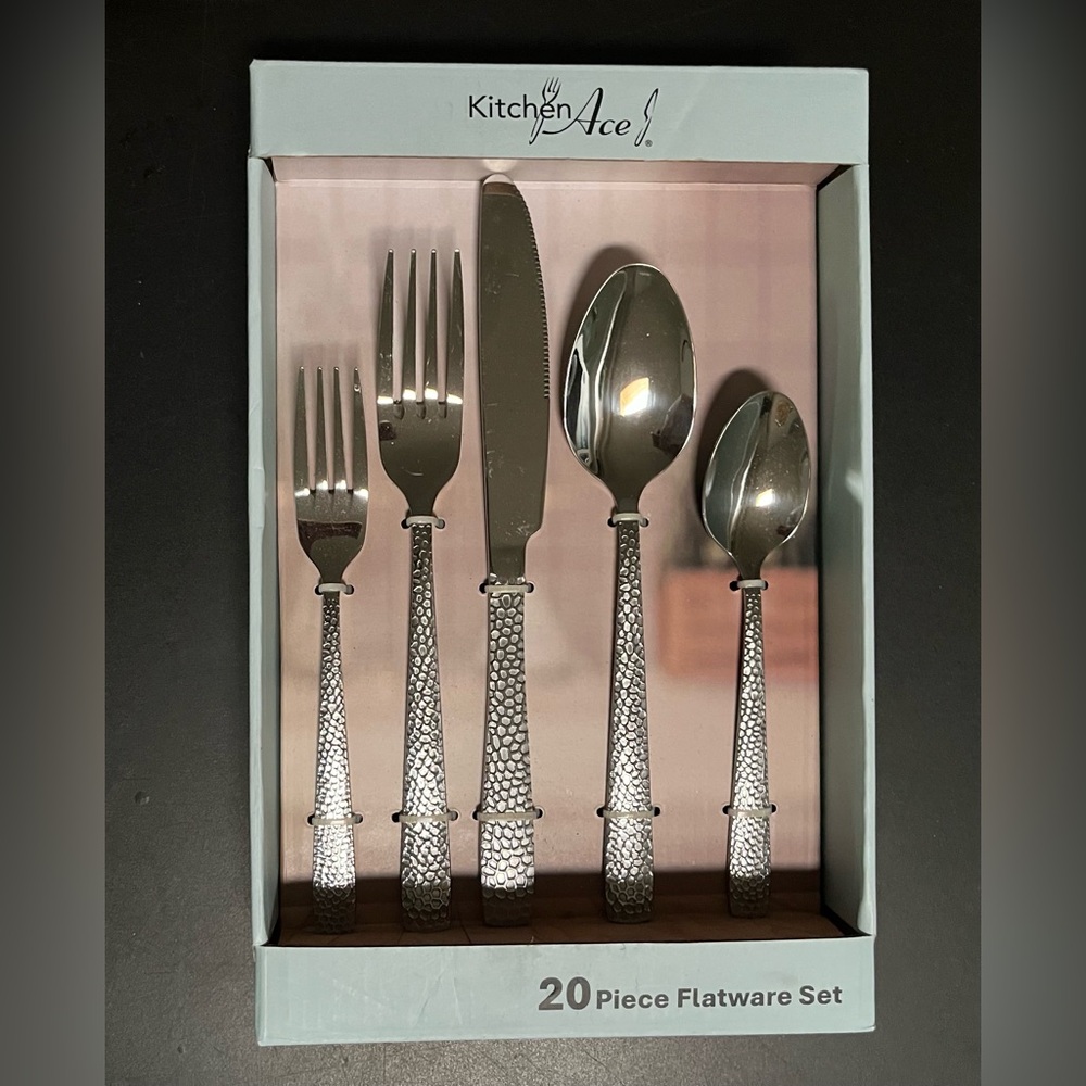 BNIB Kitchen Ace 20 Piece Flatware Set